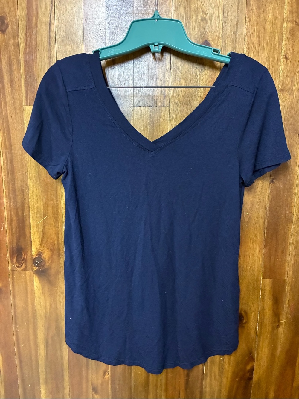Cable & Gauge Women’s Navy V-Neck Short Sleeve Tee (S)